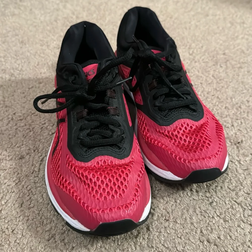 Asics - Picture 1 of 3